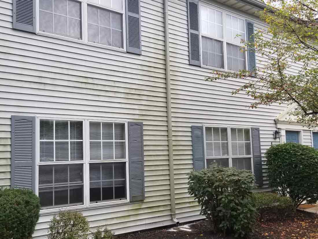 apartment vinyl siding before